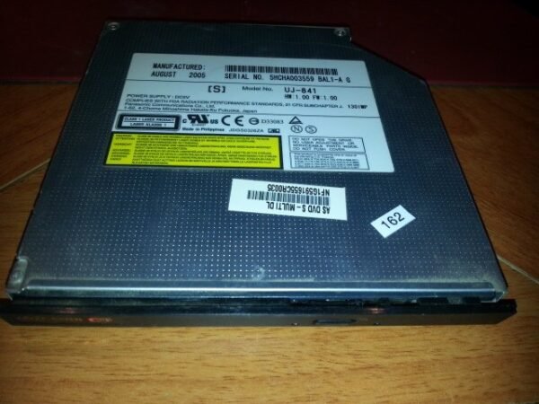 GRAVEUR DVD PORTABLE IDE PANASONIC UJ-841