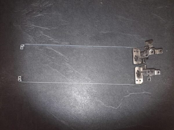 Charnière droite et gauche pour Toshiba C670D