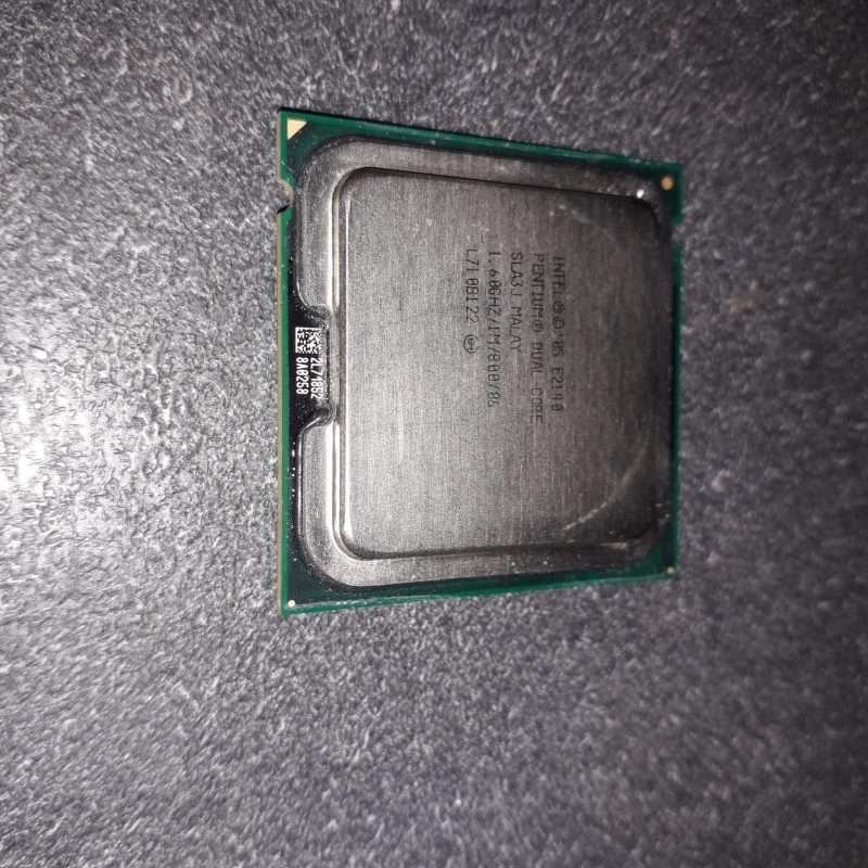 Processeur Intel Dual Core E2140 Socket 775 Pentium 1,6 GHz SLA3J